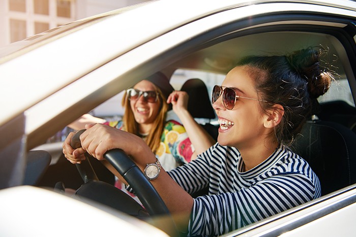 Vai viajar de carro no carnaval? Veja 6 dicas para uma viagem tranquila e segura